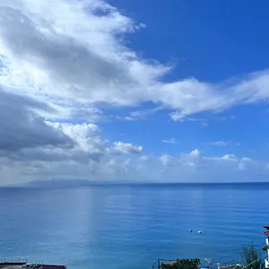 Sevilia , Qeparo Albanie